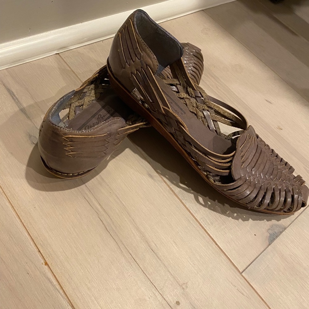 Eddie Bauer huarache flats